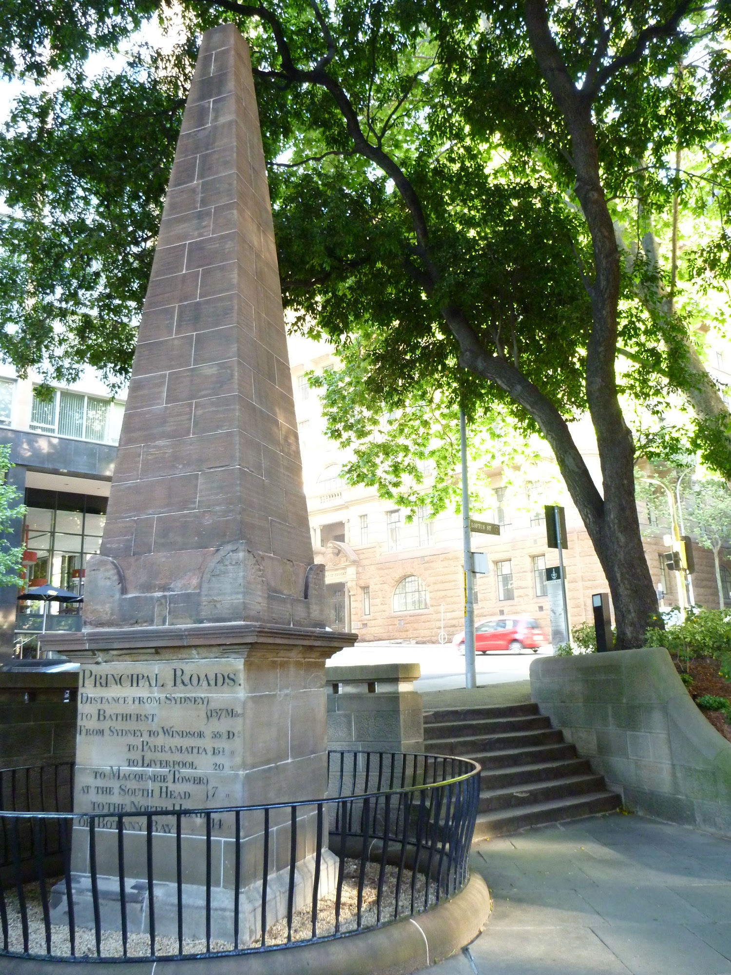 MM_20101021_203012_Macquarie Place Obelisk